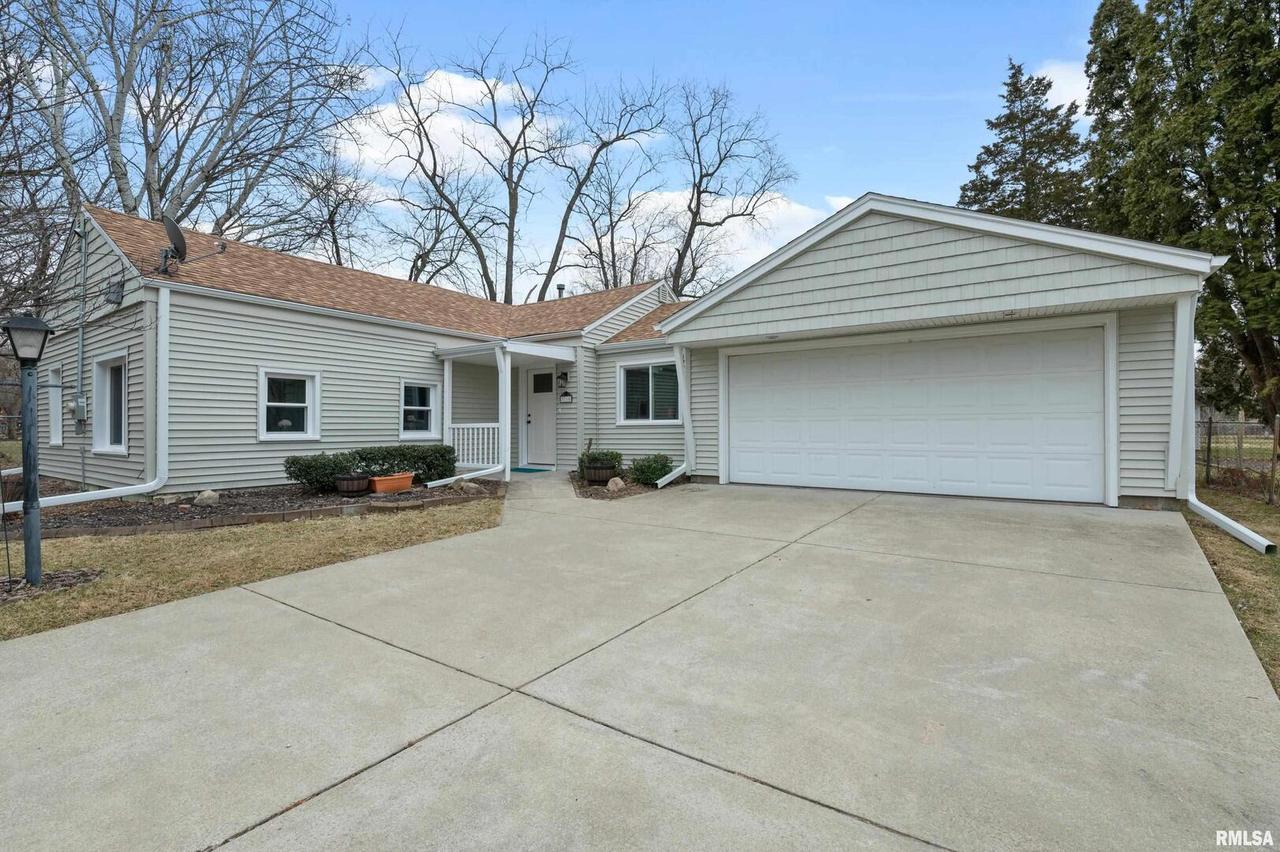 3710 33rd Ave., Moline, IL 61265