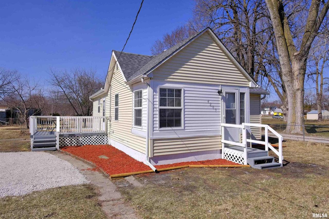 4209 15th St., Moline, IL 61265