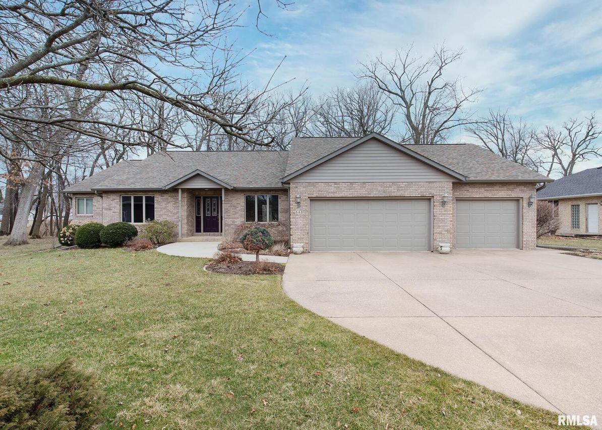 548 36th Ave., East Moline, IL 61244