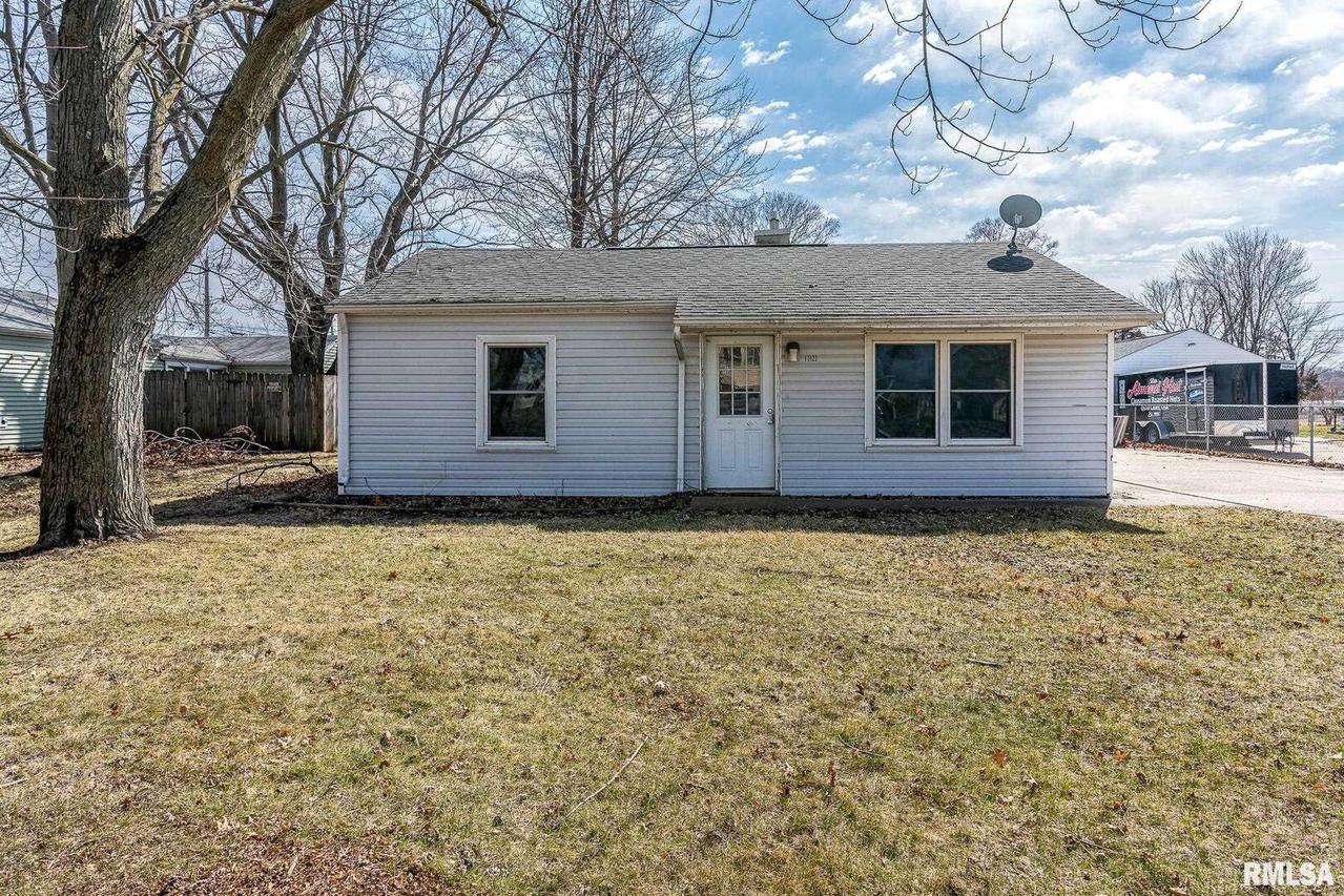 17122 10th Ave., East Moline, IL 61244