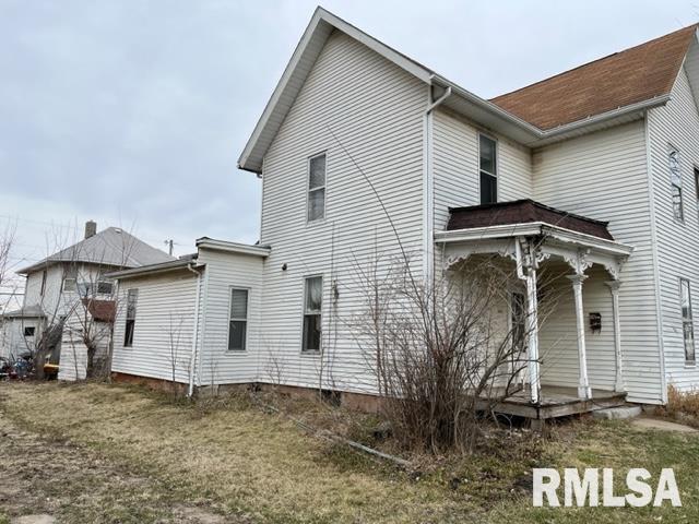 2437 & 2443 6th Ave., Moline, IL 61265