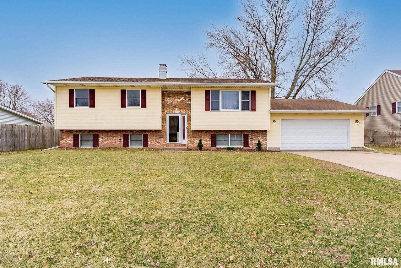 106 Pine Ct., Colona, IL 61241