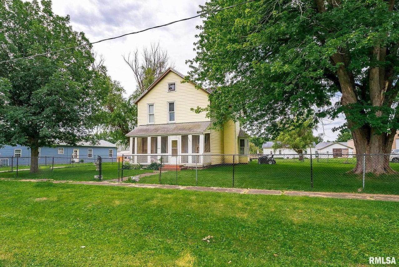 406 2nd St., Seaton, IL 61476