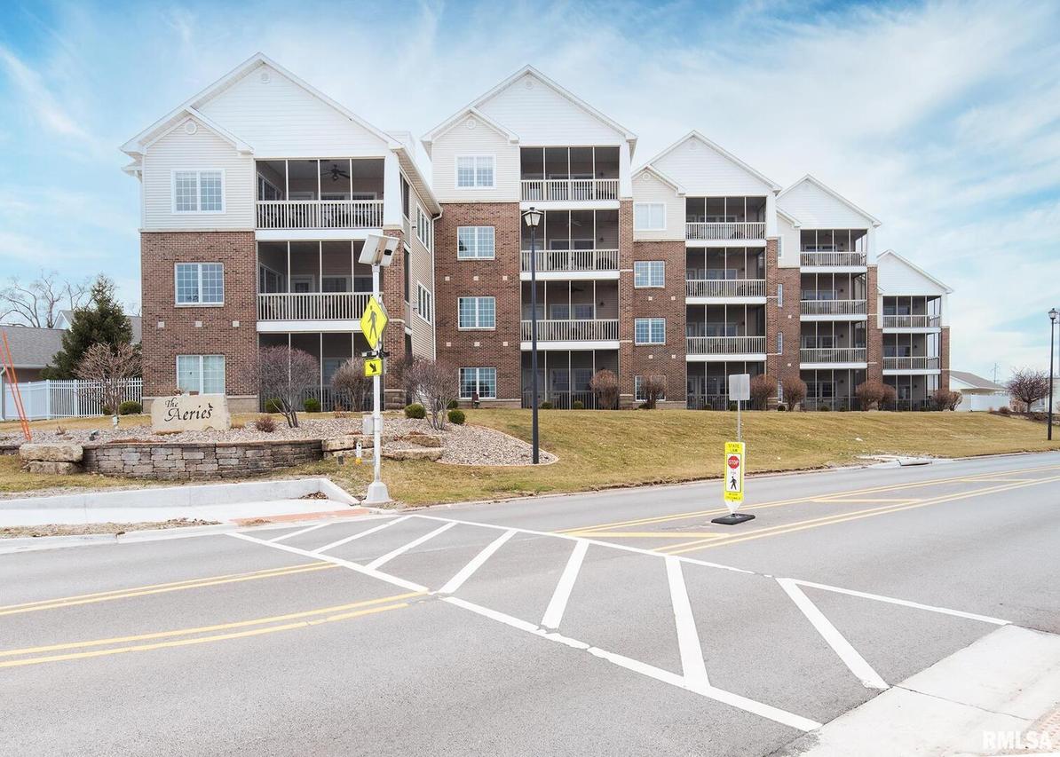 4020 River Dr. #1C, Moline, IL 61265