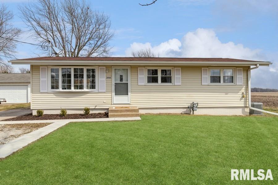 2008 15th St., Viola, IL 61486