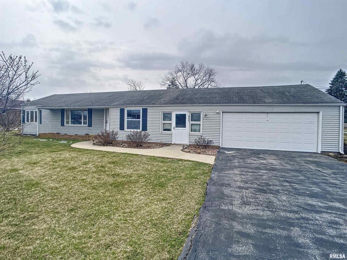 880 Avenue Of The Cities Ave., East Moline, IL 61244