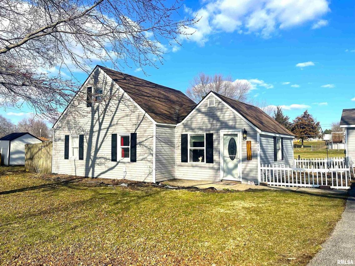 314 5th St., Colona, IL 61241