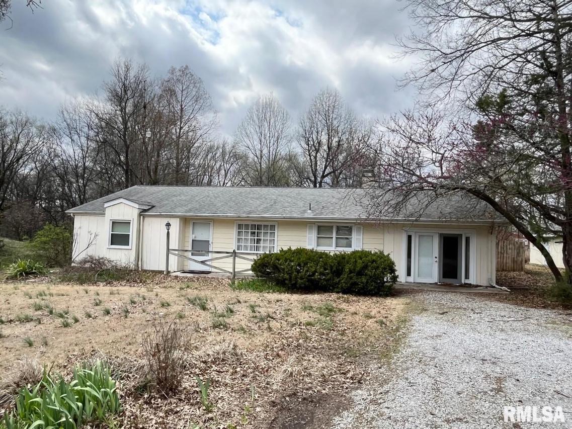 1014 N Oakland St., Carbondale, IL 62901