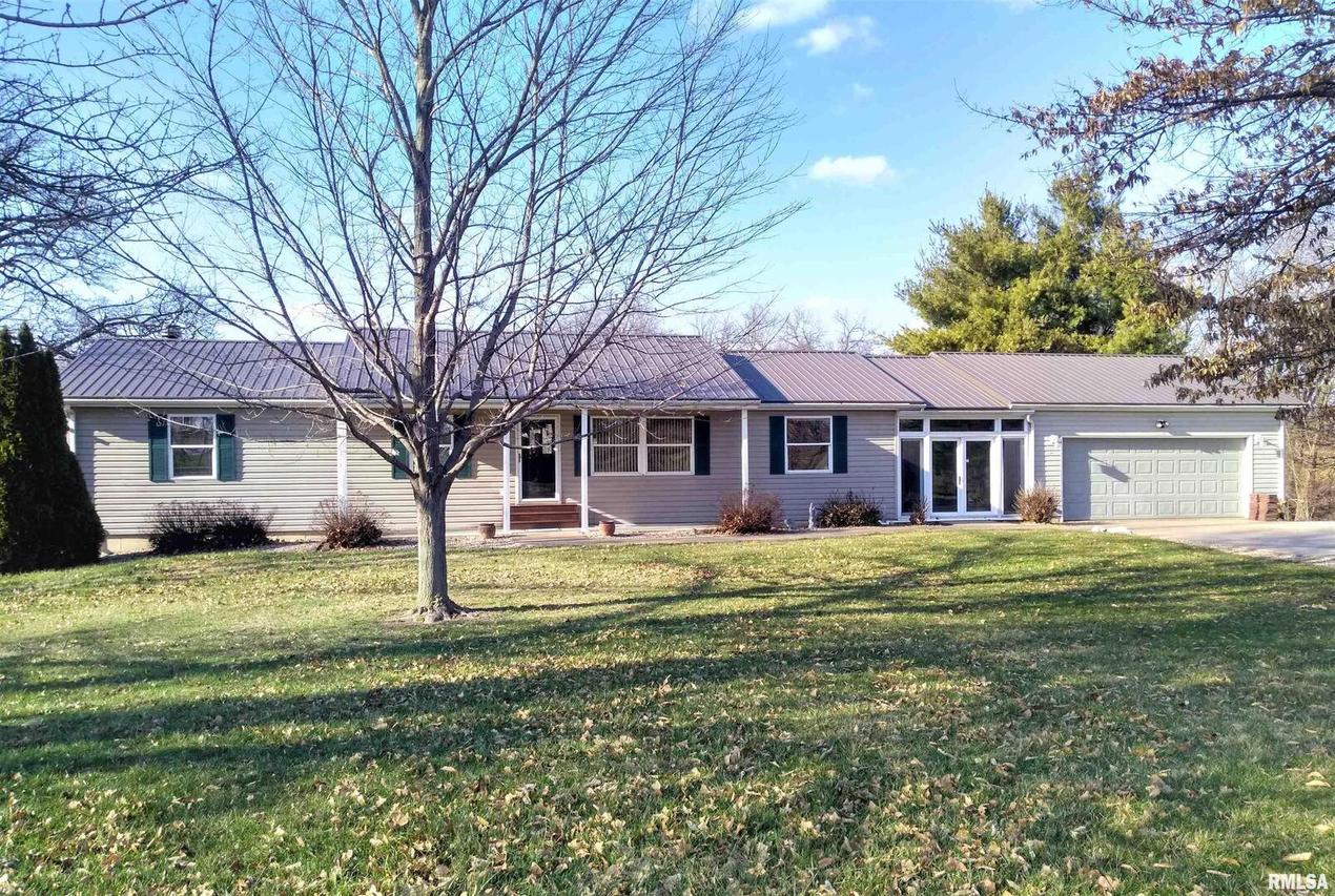 1161 N 2150 Ave., Mendon, IL 62351