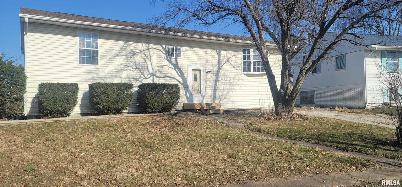 305 9th St., Milan, IL 61264