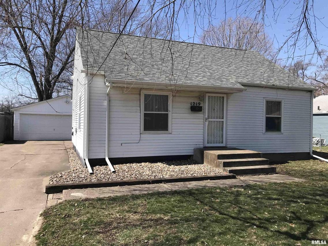 1219 49th St., Moline, IL 61265