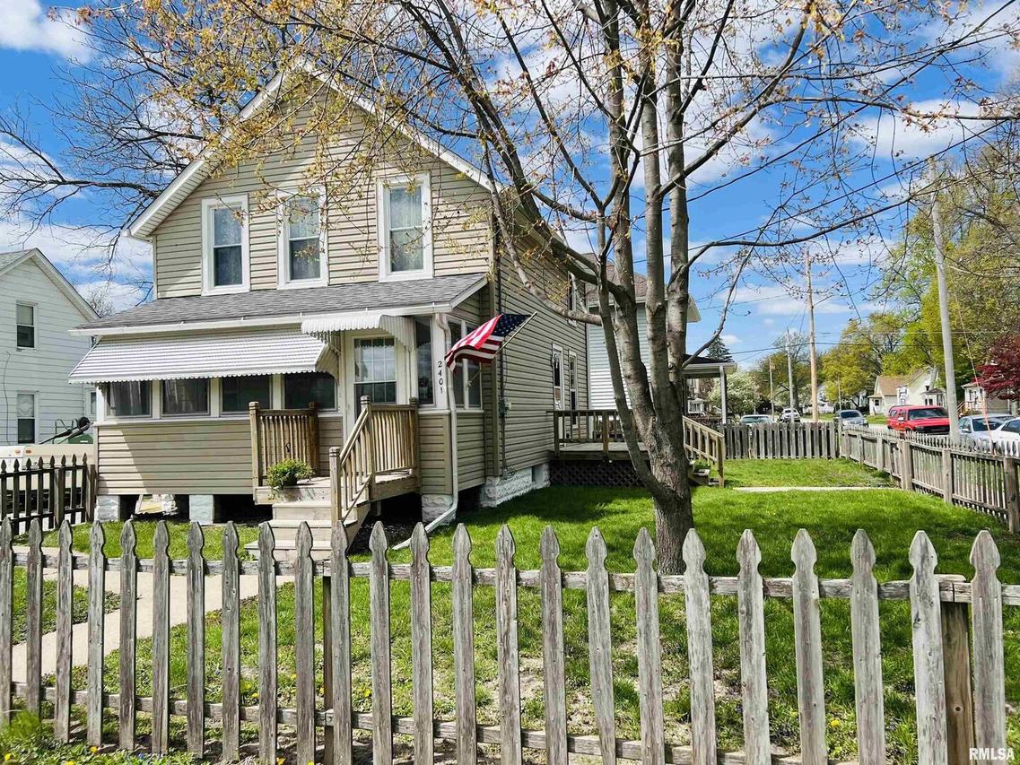 2401 15th St., Moline, IL 61265
