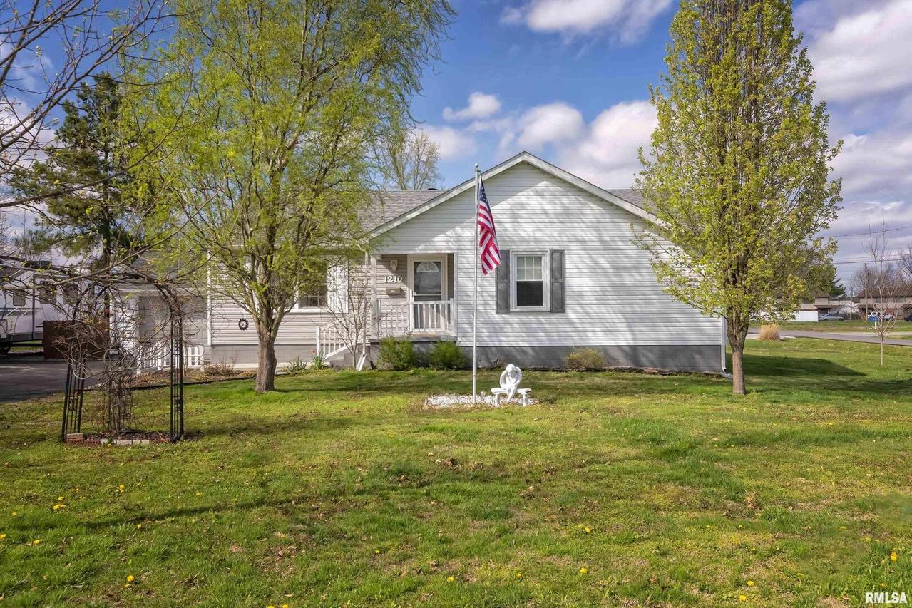1210 E Boulevard St., Marion, IL 62959