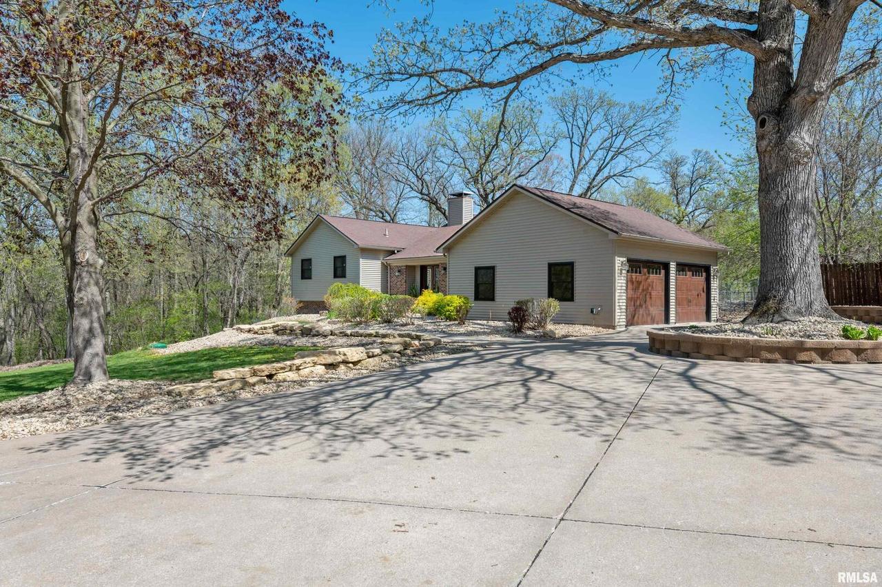 7430 123rd Street Ct., Coal Valley, IL 61240