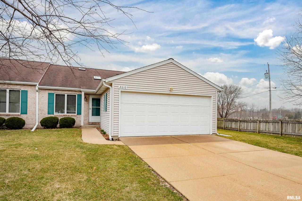 2610 38th St., Moline, IL 61265