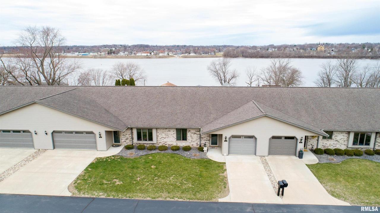 114 5th St., Fulton, IL 61252