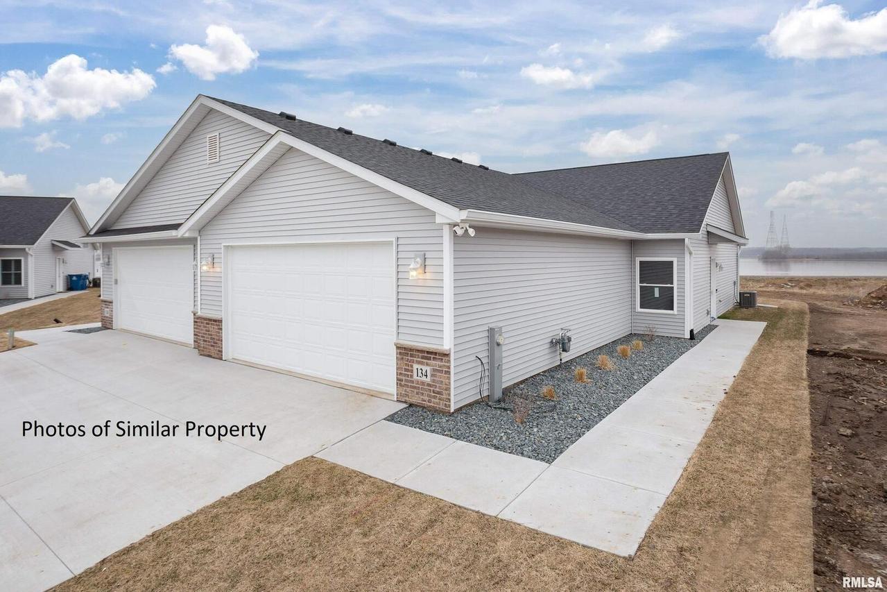 139 Kinsley Ct., East Moline, IL 61244