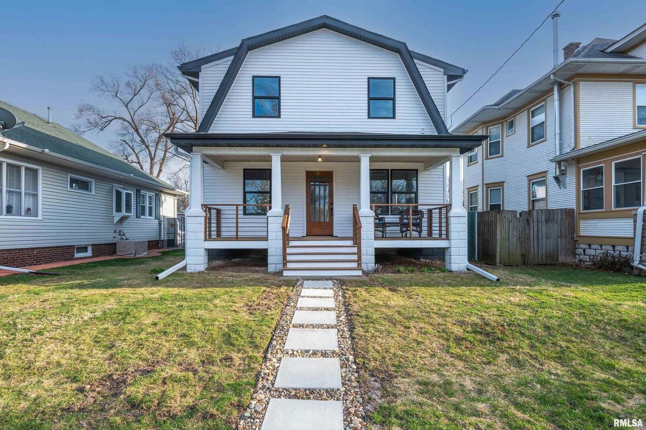 5124 6th Ave., Moline, IL 61265