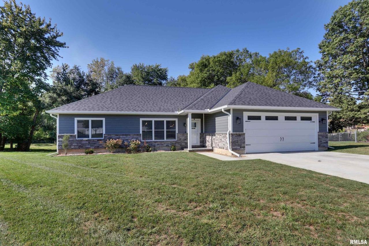 1020 Westwood Dr., Quincy, IL 62305