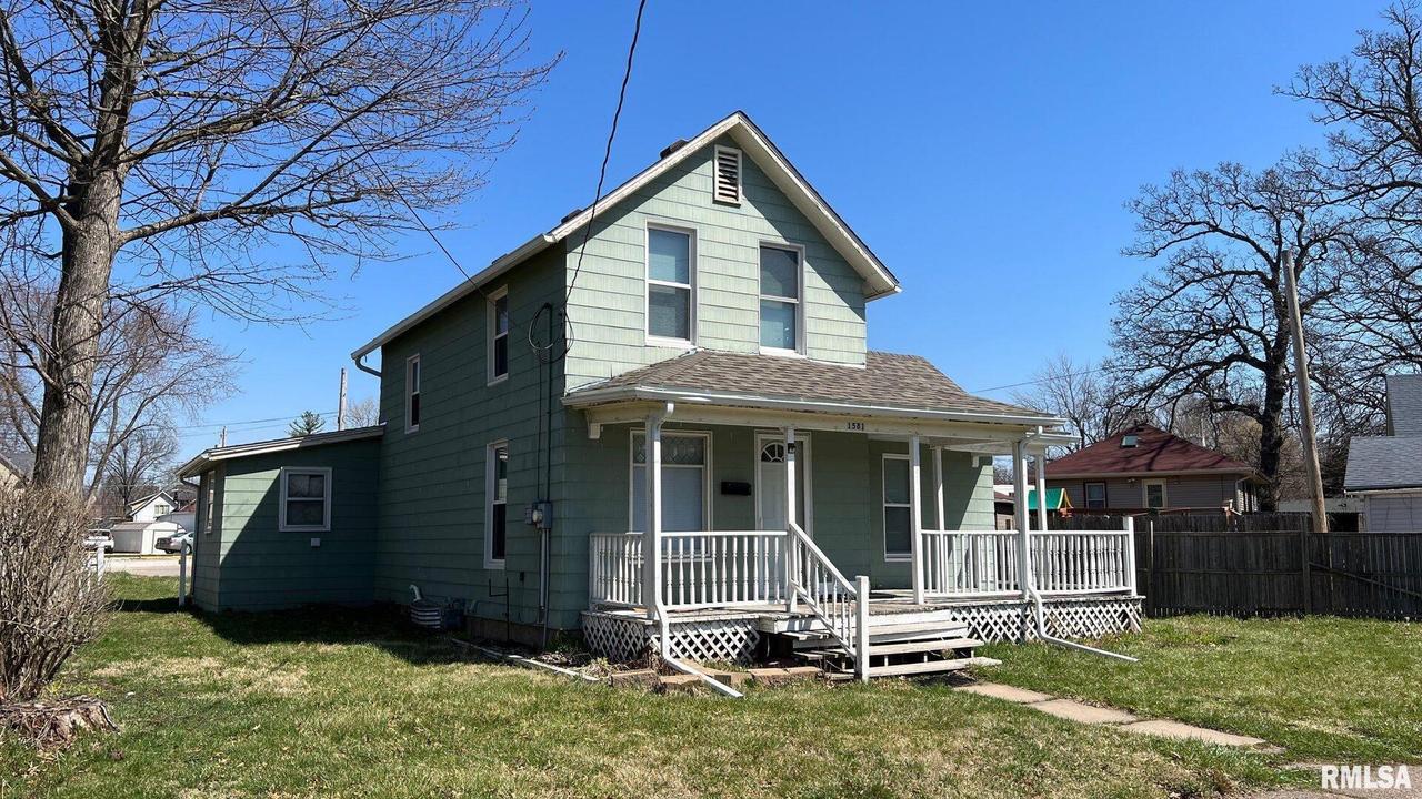1581 30th Ave., Moline, IL 61265