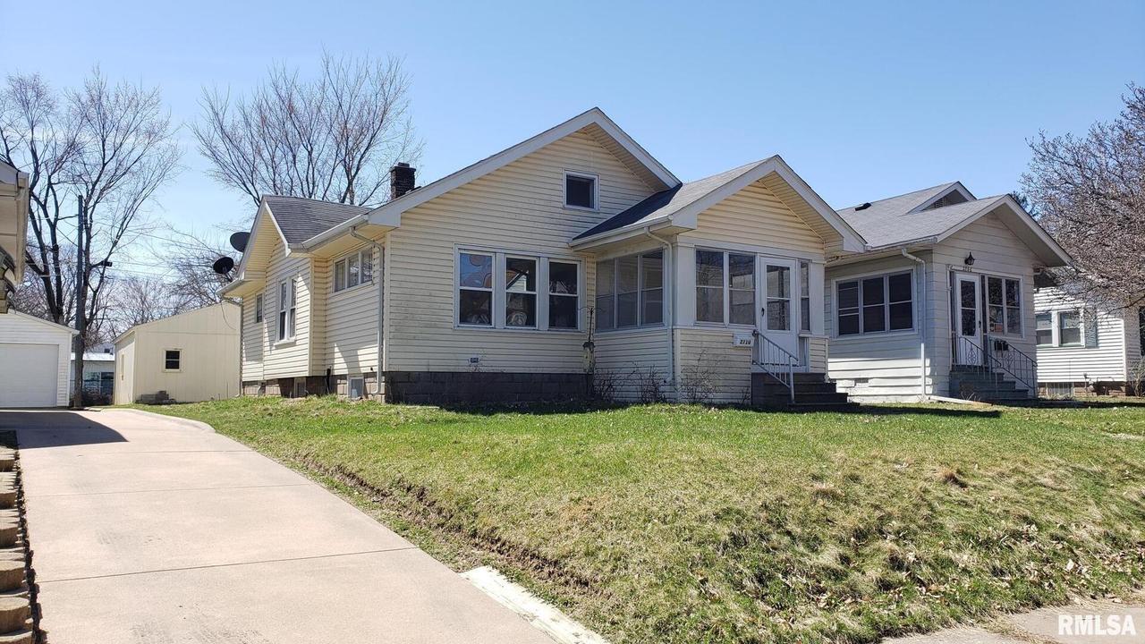 2710 13th Ave., Rock Island, IL 61201