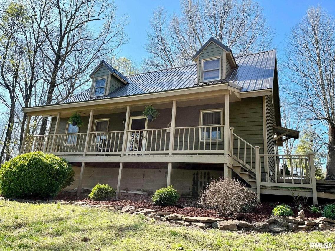 306 Madison Rd., Carbondale, IL 62901