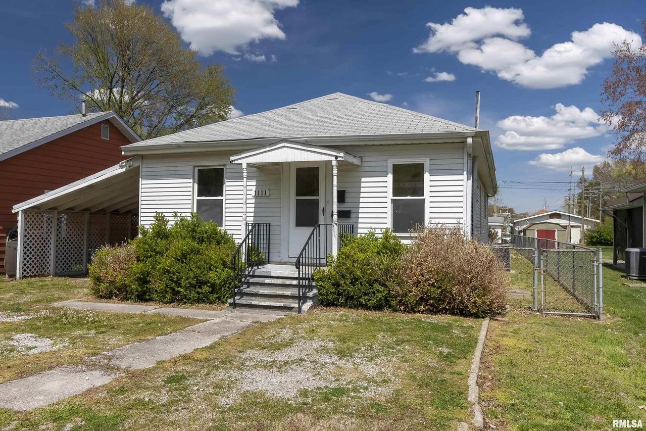 1111 E 5th St., West Frankfort, IL 62896