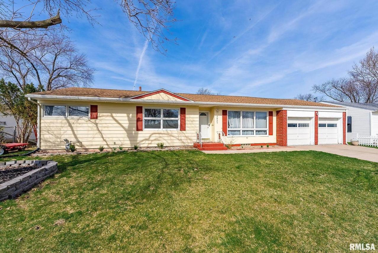 2829 7 1/2 St., East Moline, IL 61244