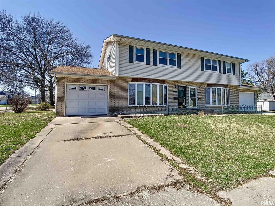 1131 48th St., Moline, IL 61265