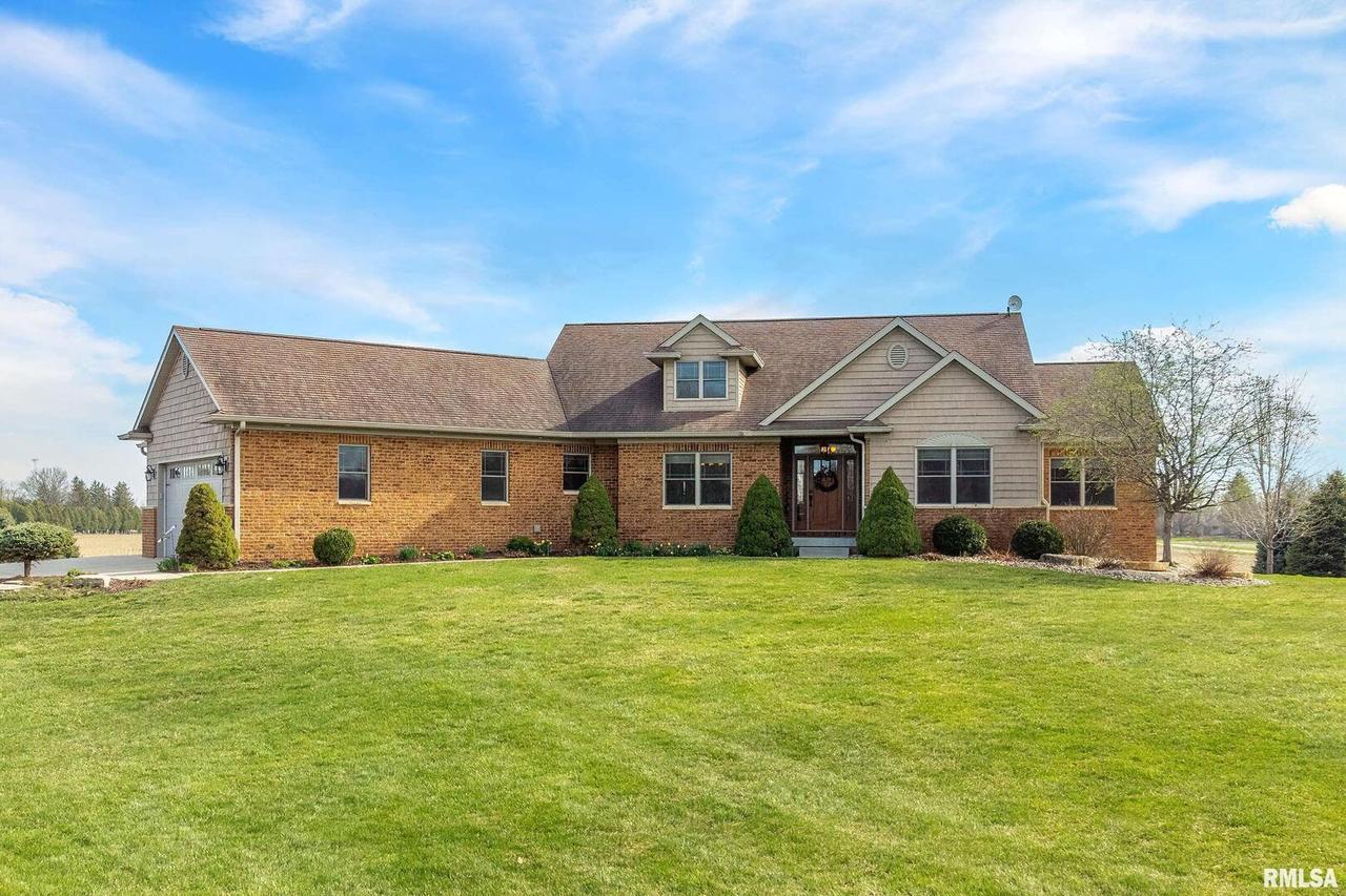 101 Whispering Creek Ln., Geneseo, IL 61254