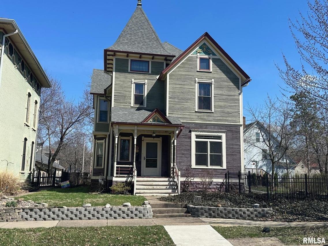 727 19th St., Rock Island, IL 61201