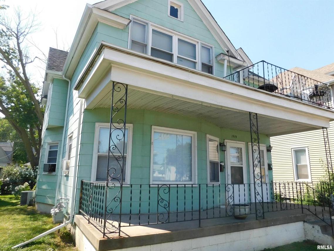 1919 - 1919 1/2 16th St., Moline, IL 61265