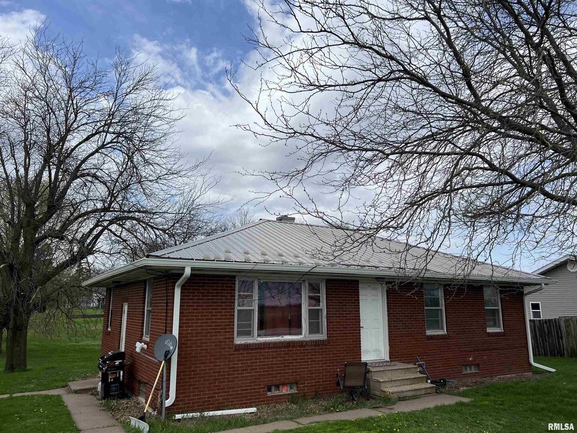 207 N Main St., Reynolds, IL 61279