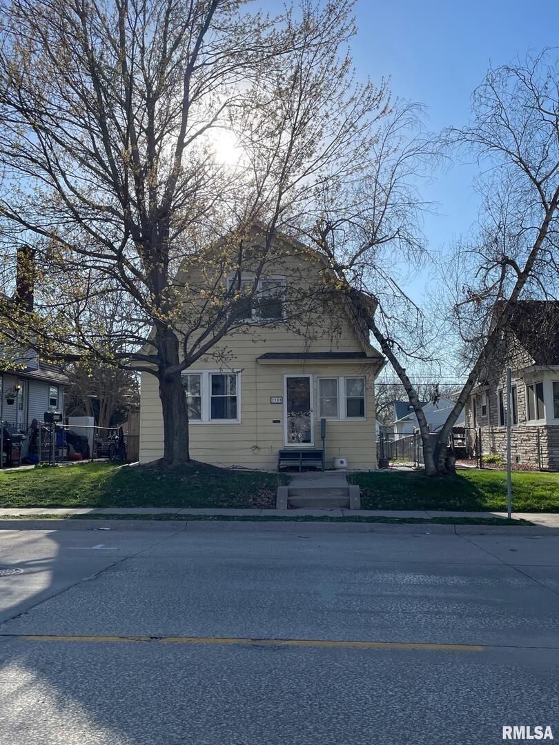 2309 7th St., East Moline, IL 61244