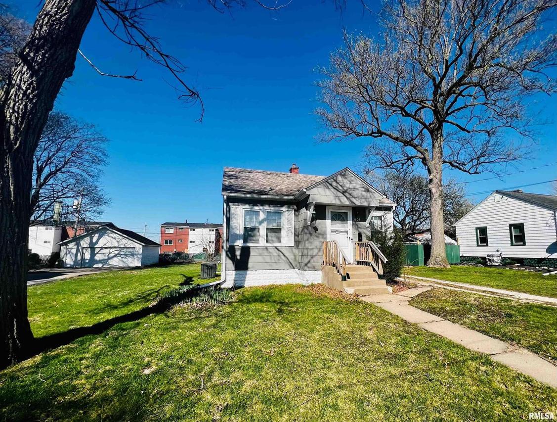 3803 26th St., Moline, IL 61265