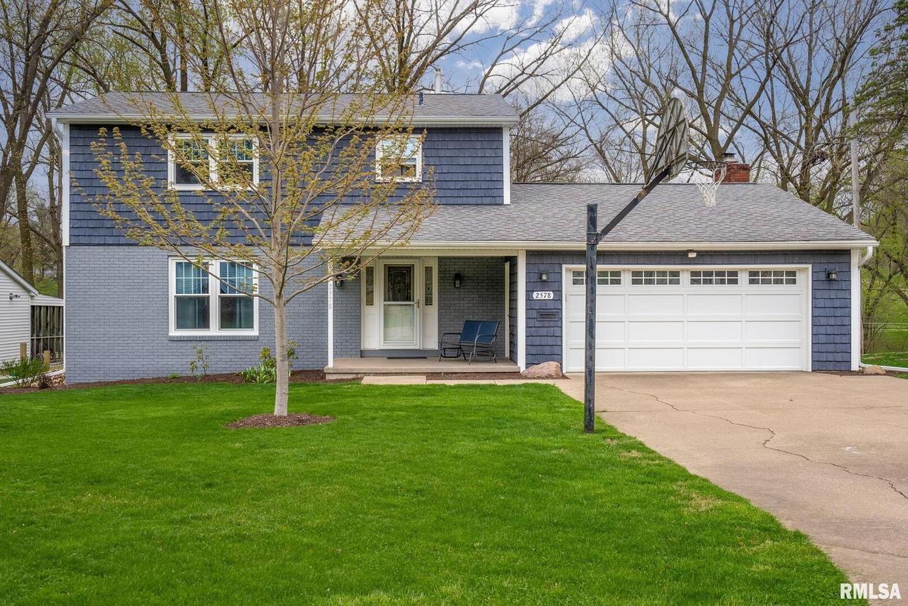 2578 9 1/2th St., East Moline, IL 61244