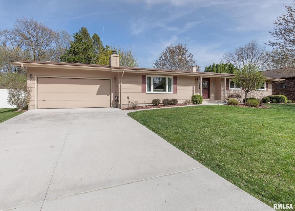 3614 76th St., Moline, IL 61265