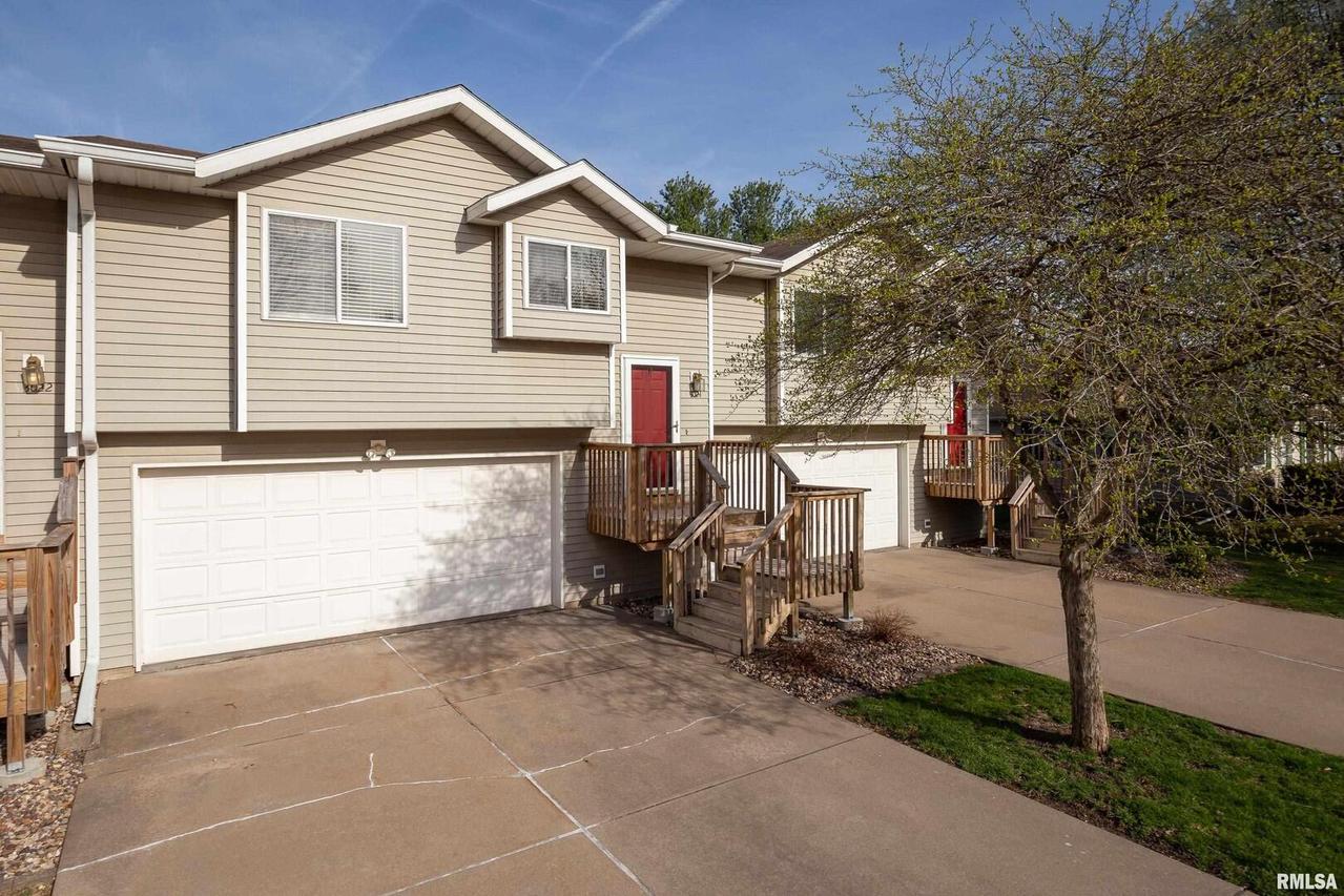 3024 3rd St. #2, Moline, IL 61265