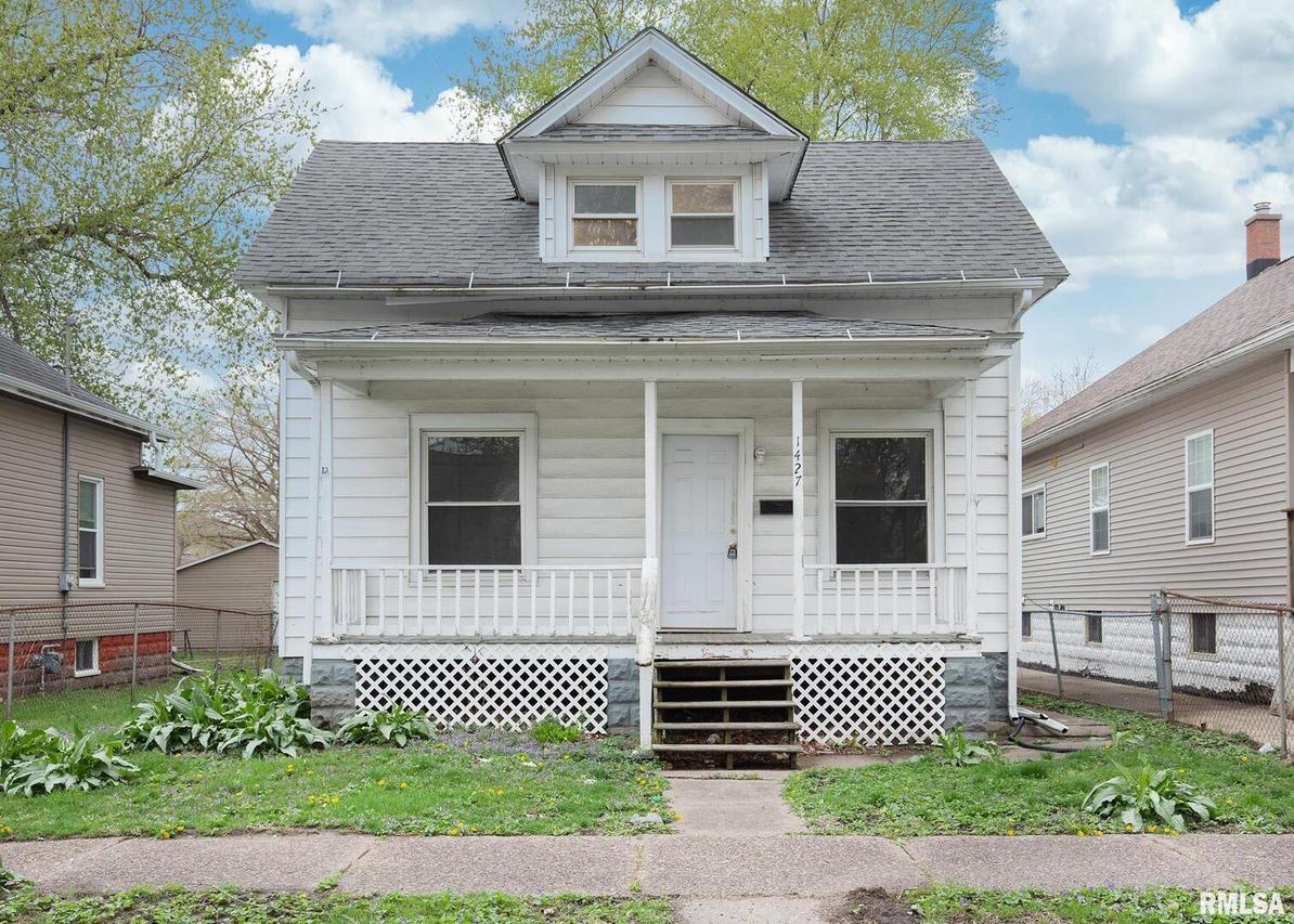 1427 18th St., East Moline, IL 61244