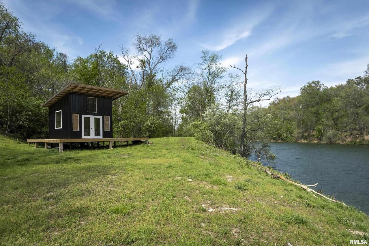 1651 Landfill Rd., Desoto, IL 62924