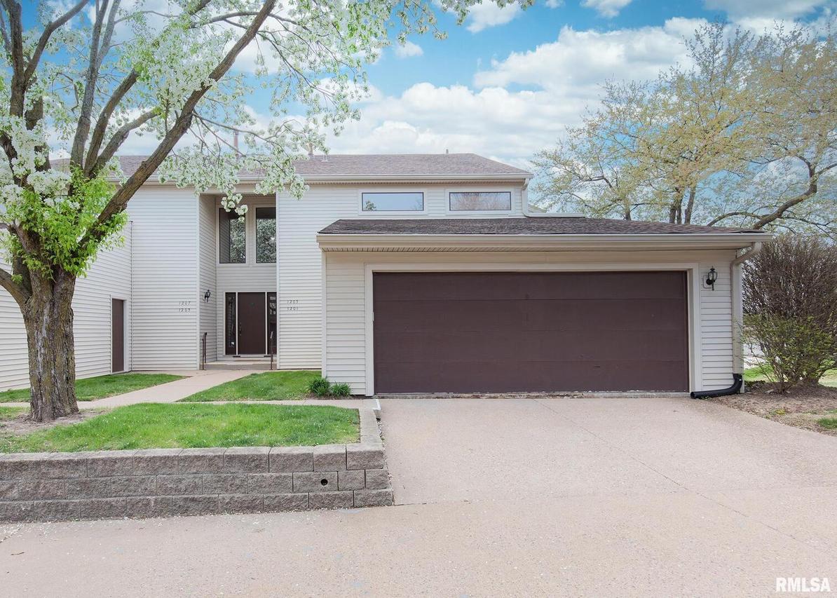 1201 35th Street Dr., Moline, IL 61265