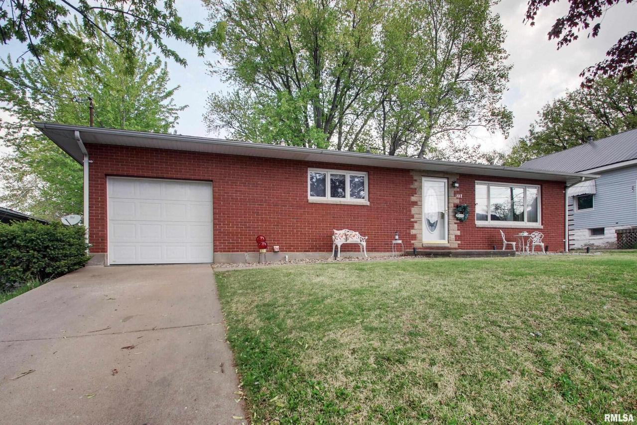 1417 Adams St., Quincy, IL 62301
