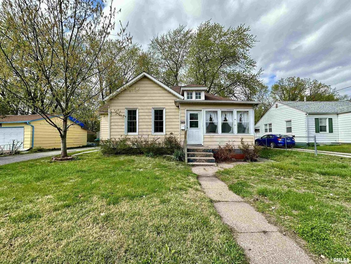 569 22nd Ave., Rock Island, IL 61201