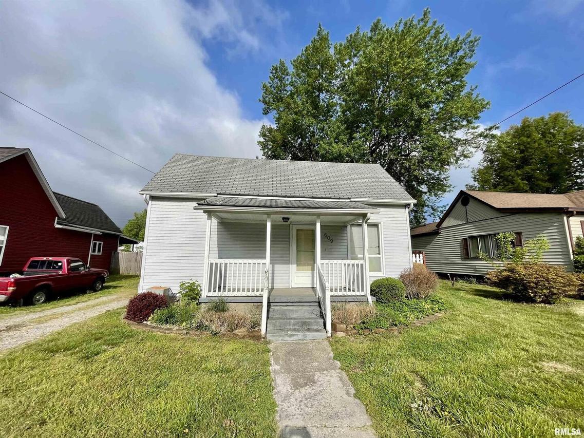 609 N 29th St., Herrin, IL 62948