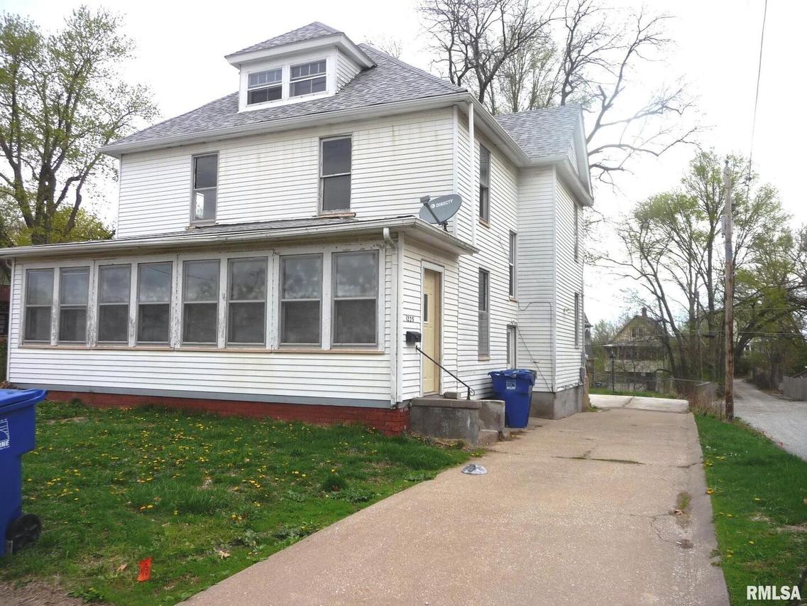 1225 12th Ave., Moline, IL 61265