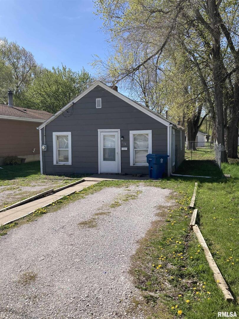 338 29th Ave., East Moline, IL 61244