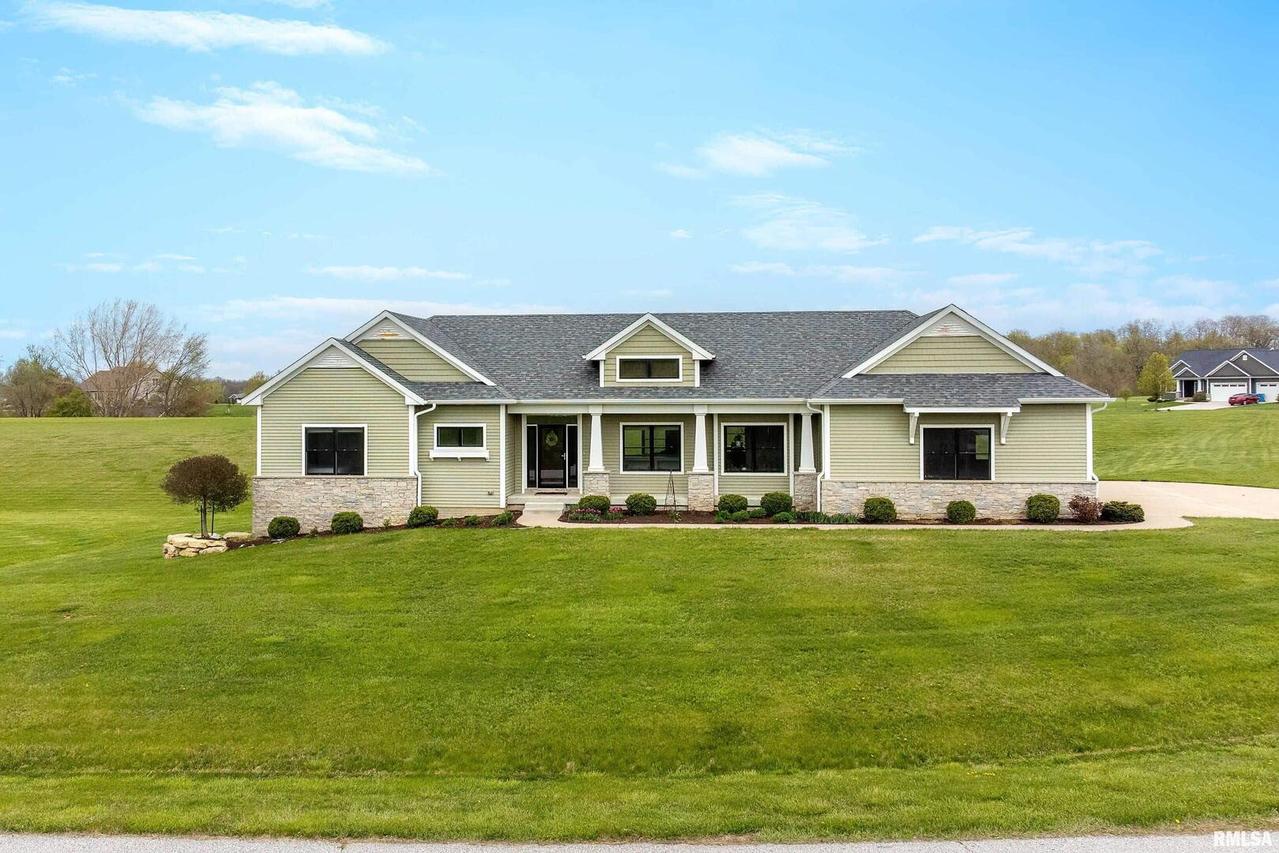 11233 31st Street Dr., Milan, IL 61264