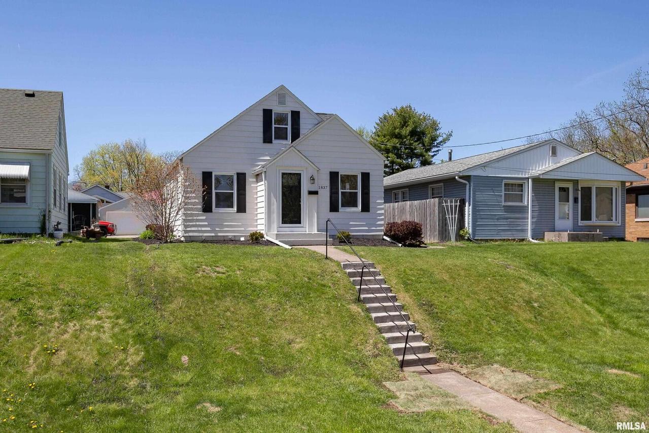 1837 33rd St., Moline, IL 61265