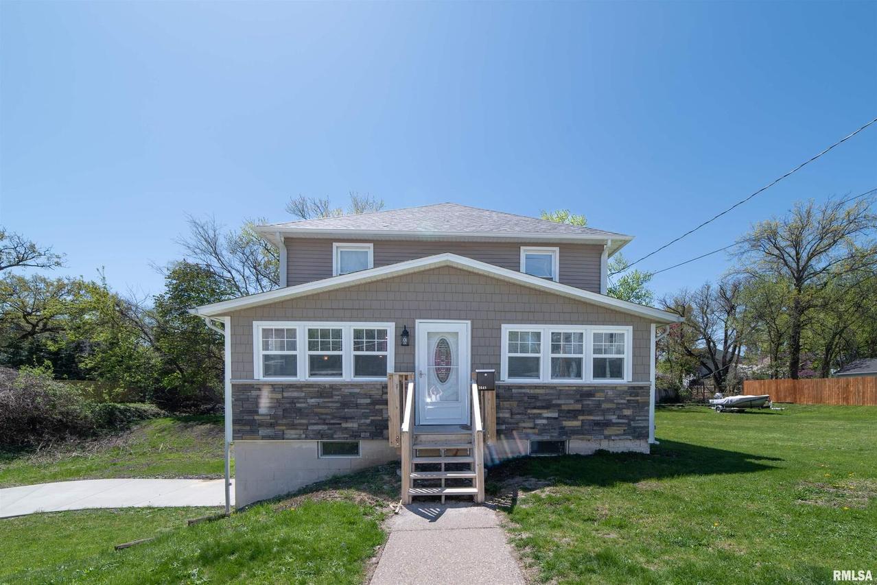 1648 27th Ave., Moline, IL 61265
