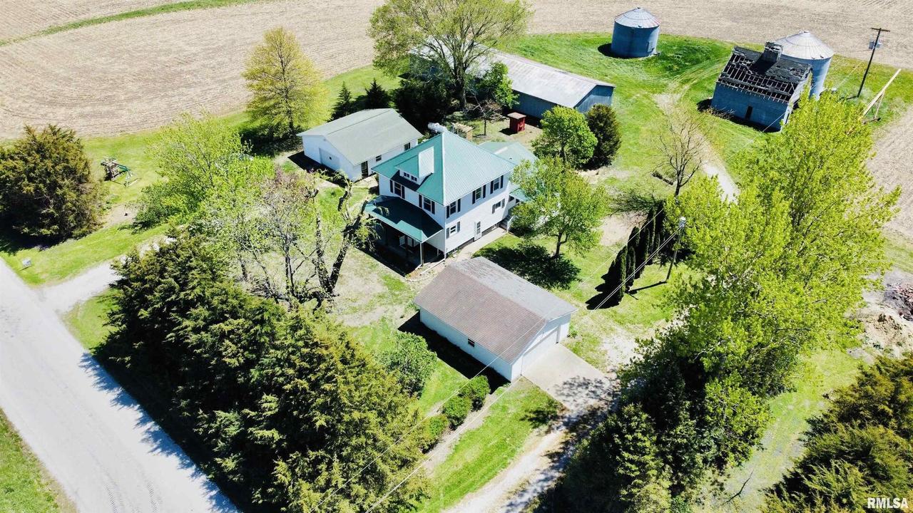 1767 40th Ave., Aledo, IL 61231